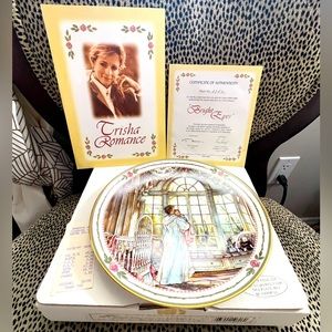 BNIB  Trish Romance - Bright Eyes 8 1/4” decorative plate